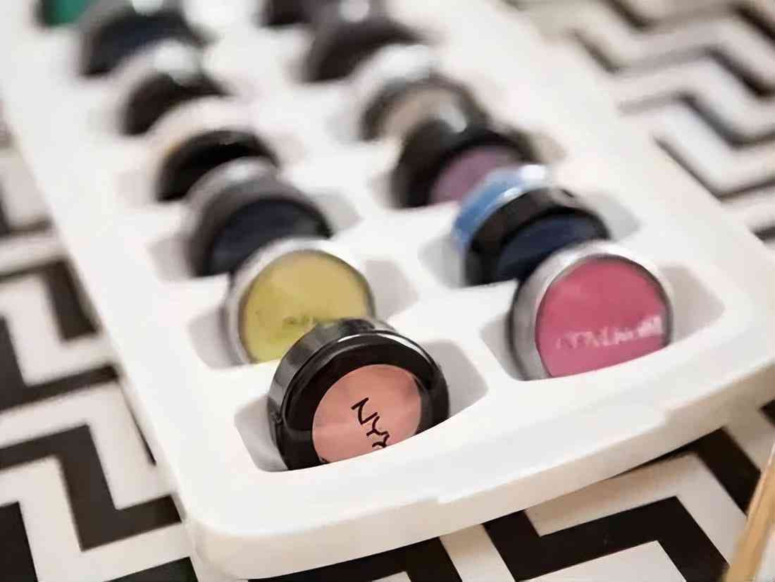 移動化妝品置物架(產(chǎn)品置物架)插圖3