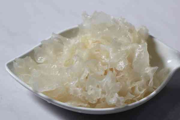 護膚靠化妝品還是食療(食療和化妝品哪個更有效果)插圖1