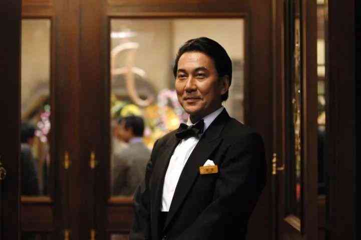 化妝品展示廳前臺圖片真實(化妝品展示柜效果圖片高端)插圖5