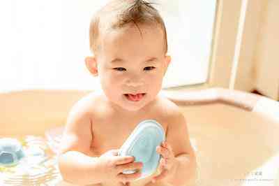 化妝品擦了直想吐(化妝品過敏會(huì)惡心想吐嘛)插圖4