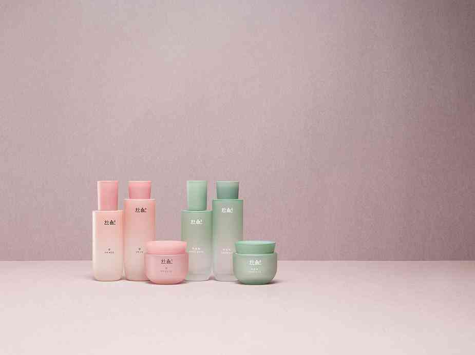 化妝品禮盒打包裝圖片大全(化妝品包裝盒效果圖)