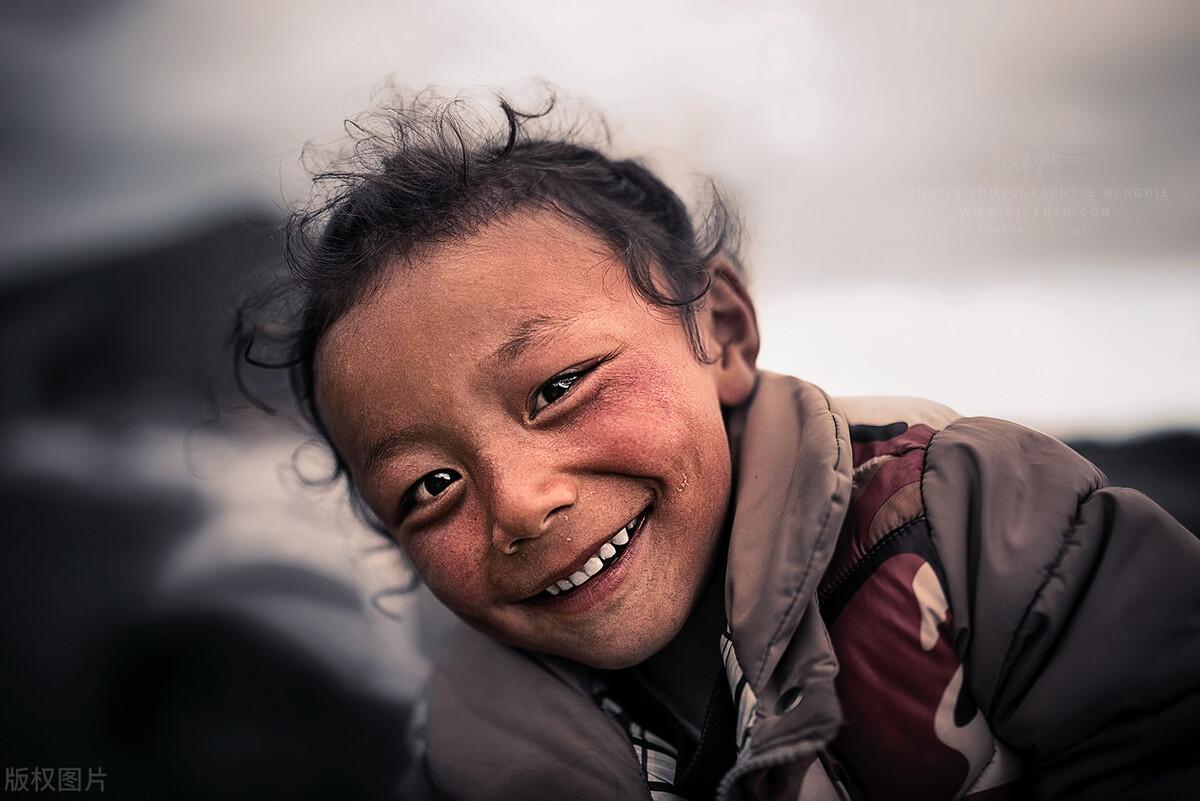 換化妝品臉紅起痘痘怎么辦(換化妝品臉紅起痘痘怎么辦呢)插圖2