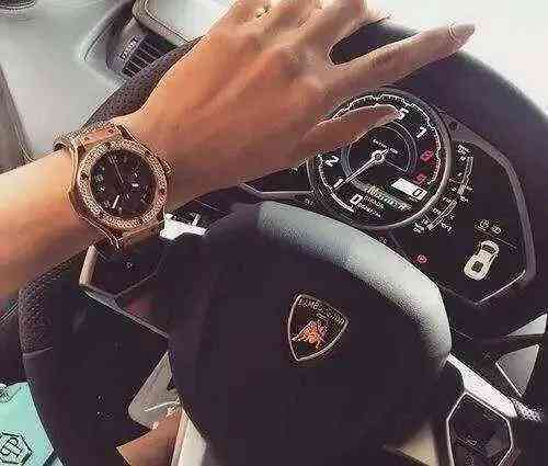 小伙拿化妝品抽獎(jiǎng)視頻在線(.抽獎(jiǎng)視頻)