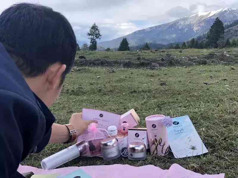 高原地區(qū)能帶的化妝品是什么(高原地區(qū)能帶的化妝品是什么成分)插圖8