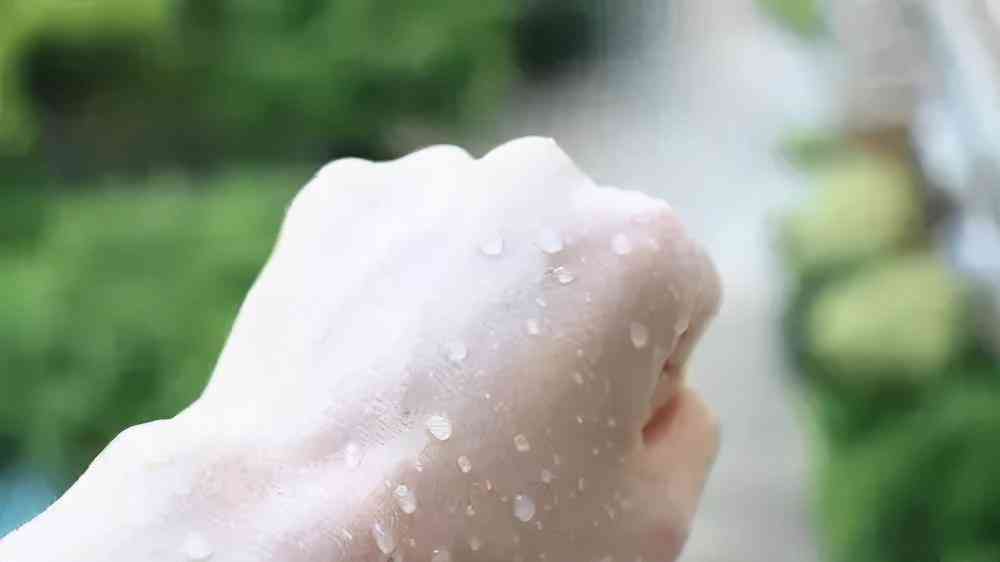 遮陽帽上面化妝品怎么用(遮陽帽怎么戴)插圖1