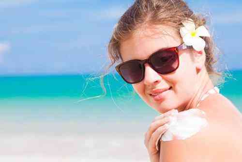 遮陽帽上面化妝品怎么用(遮陽帽怎么戴)插圖2