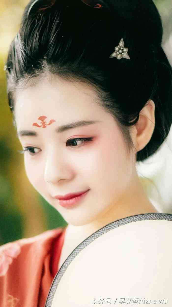 畫傷口教程簡單化妝品圖片(怎么在皮膚上畫傷口)