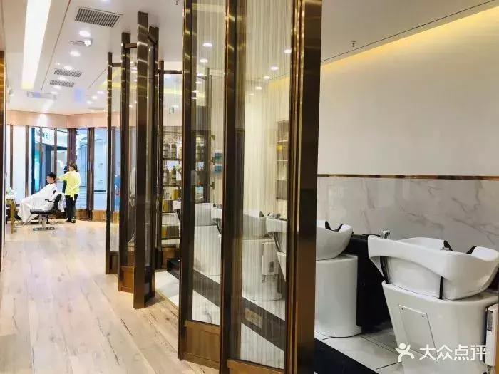 南昌專柜化妝品在哪里買(南昌哪里買化妝品便宜)插圖27