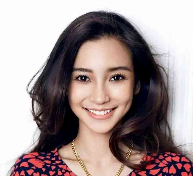 用化妝品畫畫口紅怎么畫(用化妝品畫畫口紅怎么畫好看)插圖1