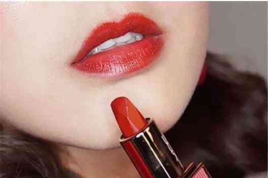 化妝品貴還是口紅貴好用(口紅用貴的好還是便宜的好)插圖5