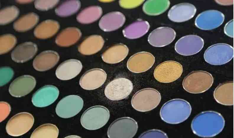 化妝品貴還是口紅貴好用(口紅用貴的好還是便宜的好)插圖7