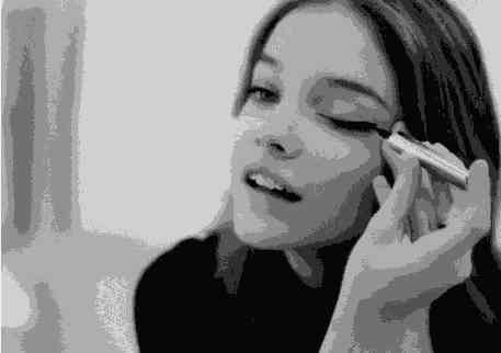 使用化妝品時(shí)臉有水(為什么涂完護(hù)膚品臉上會(huì)有水)插圖12