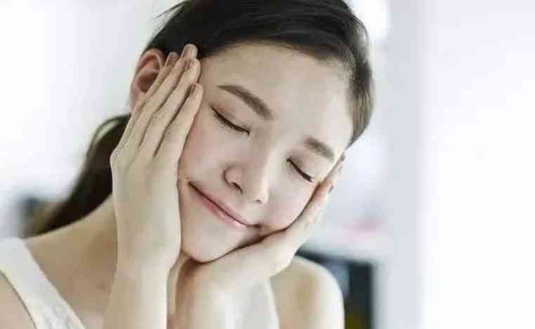 哪種化妝品補水又不長痘(哪款護膚品補水不悶痘)