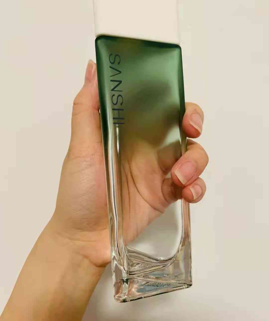 哪種化妝品補水又不長痘(哪款護膚品補水不悶痘)插圖1