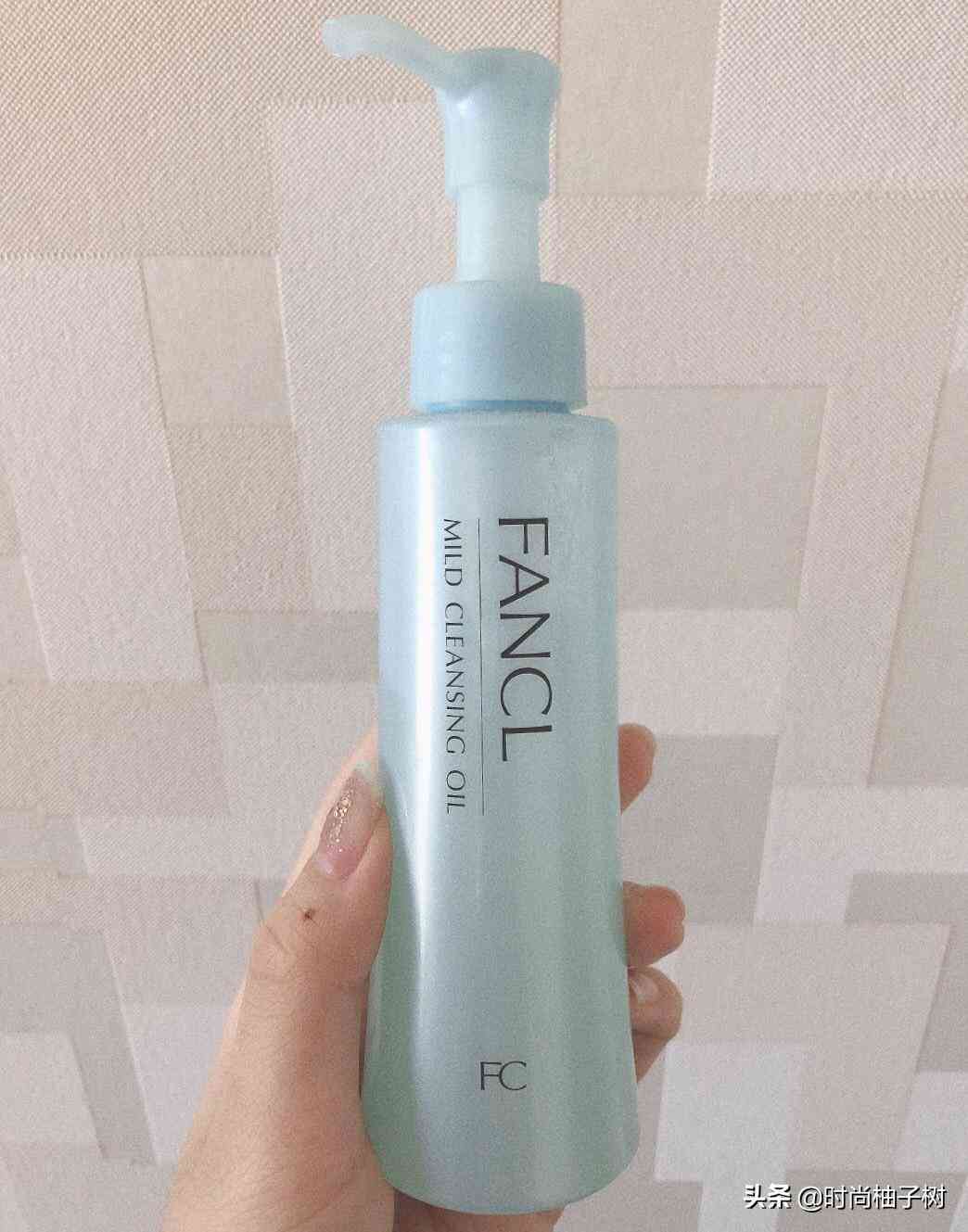 哪種化妝品擦臉好點呢(哪種化妝品擦臉好點呢女生)