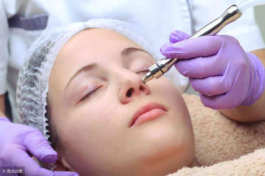 用化妝品后臉紅(用化妝品后臉紅腫麻)插圖1