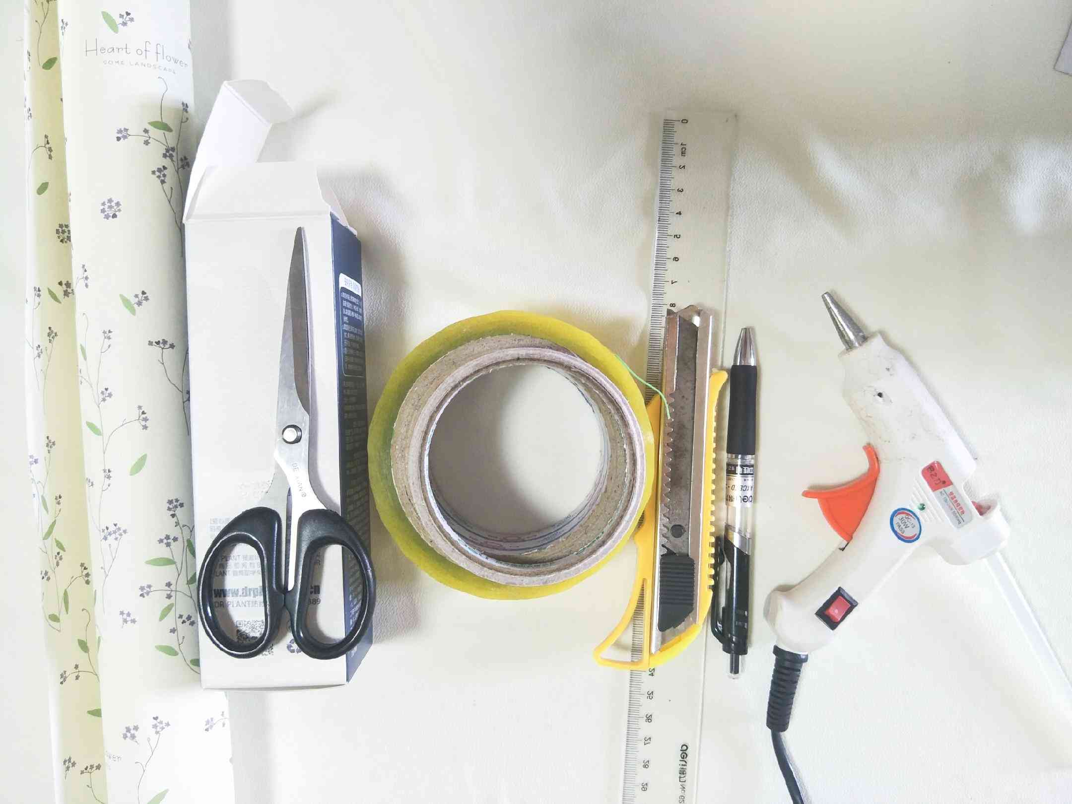 怎么用紙板做化妝品兒童(兒童怎么自制化妝品)