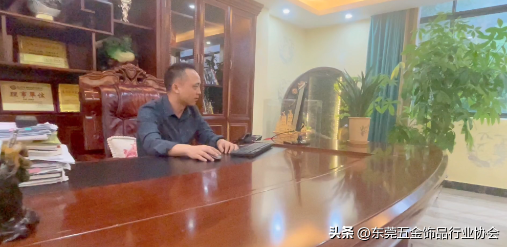 東莞化妝品廠家批發(fā)(東莞化妝品廠家批發(fā)市場在哪)