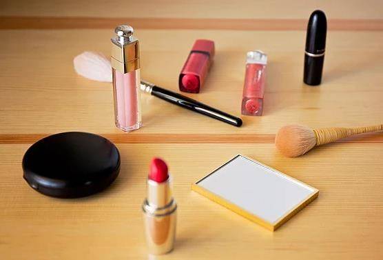 化妝品瓶子道具制作方法(化妝品瓶子道具制作方法視頻)