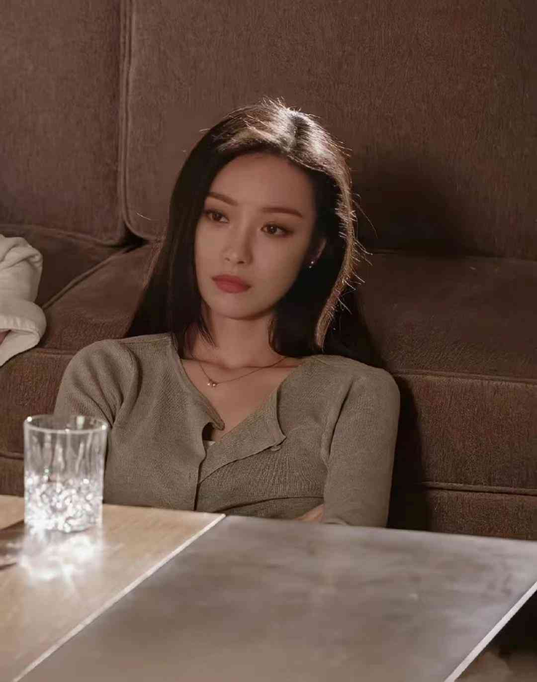 三十二歲用的化妝品(三十二歲用的化妝品有哪些)