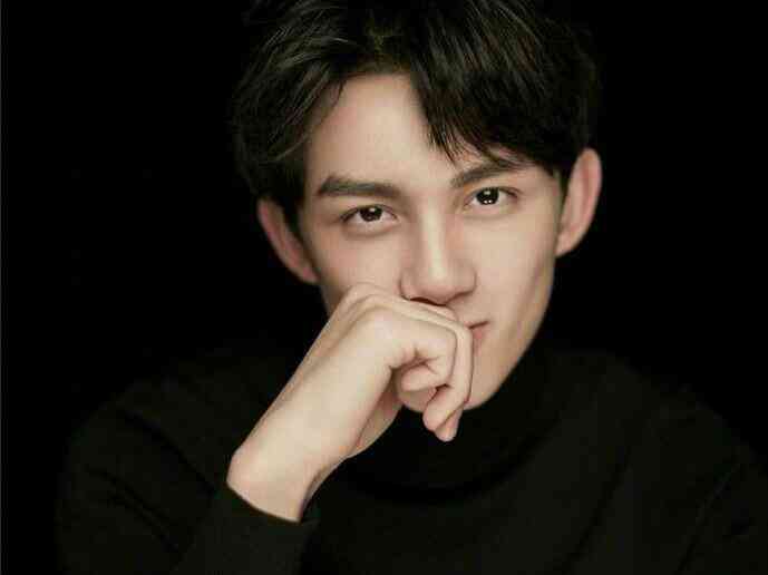 化妝品涂臉的正確順序男(化妝品抹臉的順序)