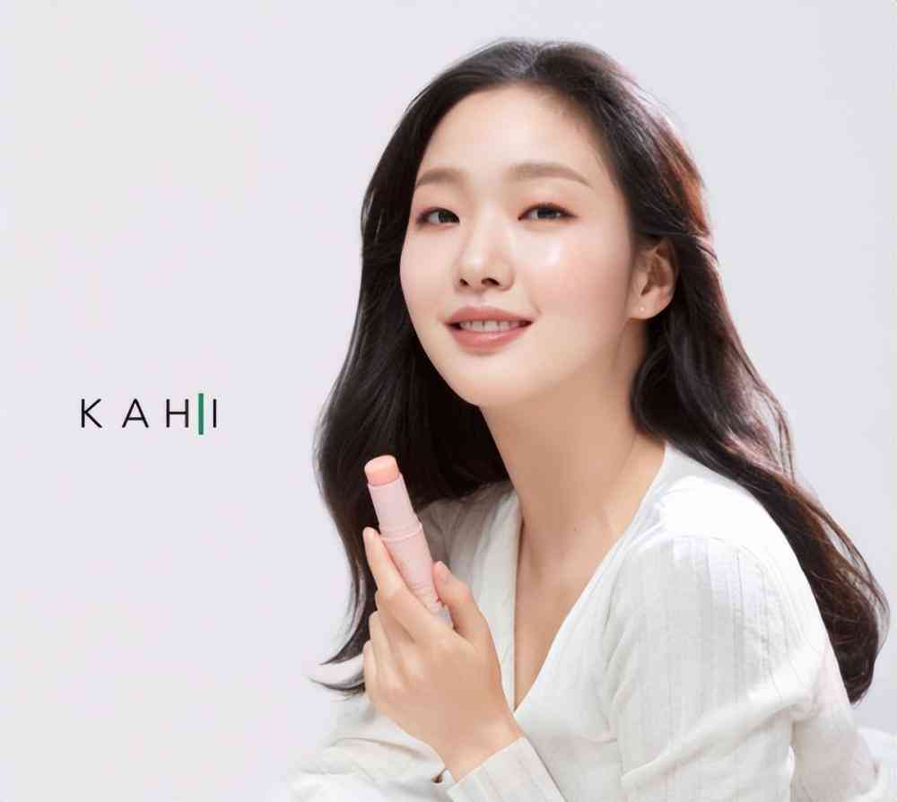 韓國(guó)學(xué)化妝師必備化妝品(韓國(guó)學(xué)化妝師必備化妝品有哪些)