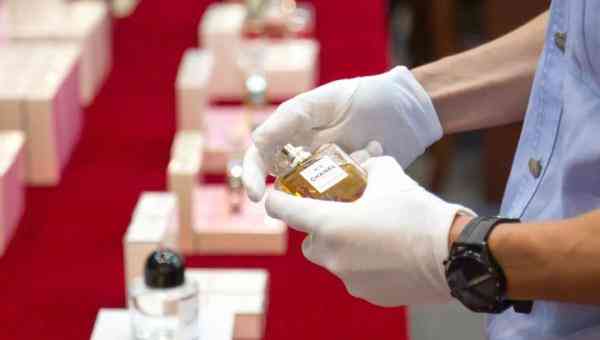 肇慶化妝品包裝盒平面設(shè)計(肇慶化妝品包裝盒平面設(shè)計招聘)