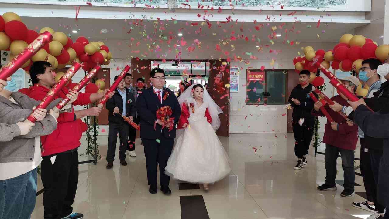 化妝品和服裝同時做