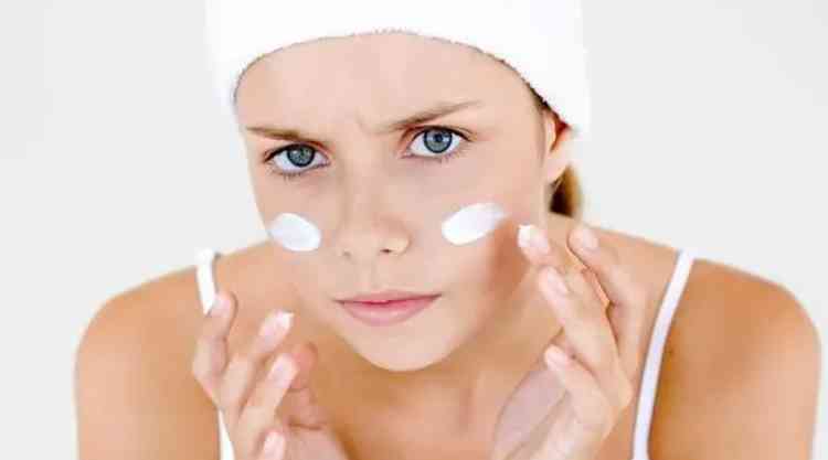 變白不卡粉的化妝品(變白不卡粉的化妝品有哪些)