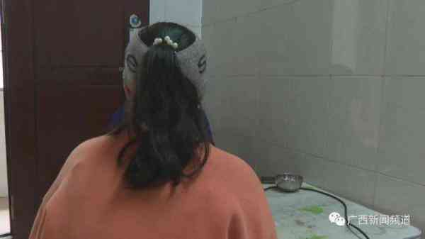 廣西二手化妝品柜子(廣西二手化妝品柜子轉(zhuǎn)讓)