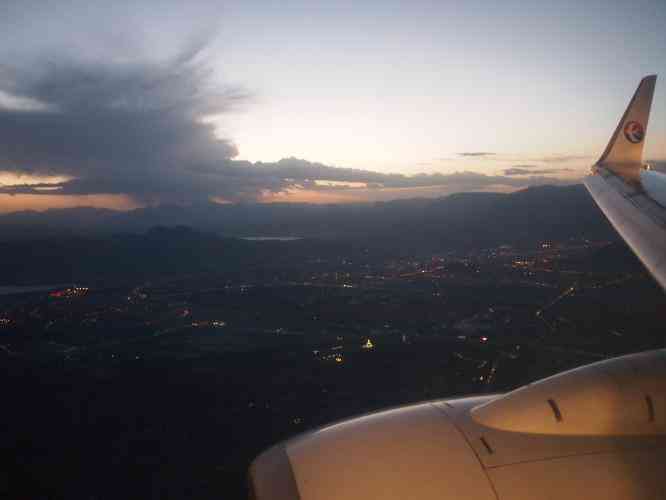花馬街化妝品店在哪兒里(花馬街化妝品店在哪兒里啊)