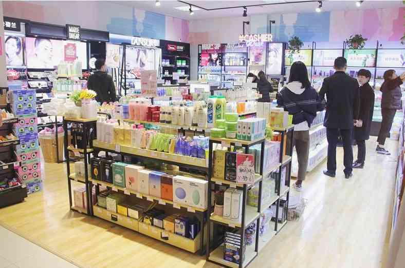 美瀾化妝品多少家店面(美瀾化妝品多少家店面啊)