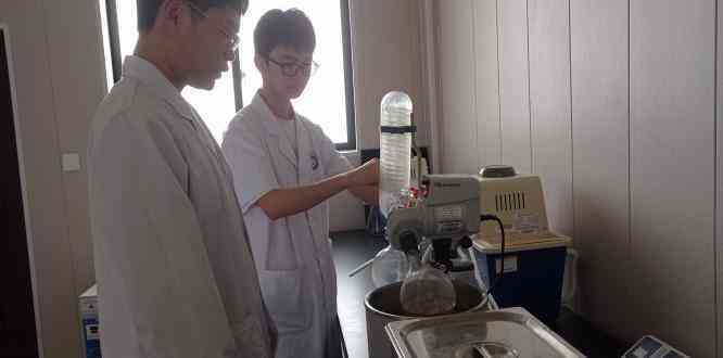 大學(xué)同學(xué)買什么化妝品(大學(xué)同學(xué)買什么化妝品比較好)