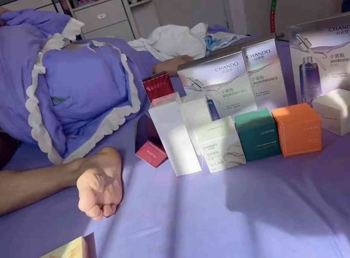 買了化妝品被老公打了(買了化妝品被老公打了怎么賠償)