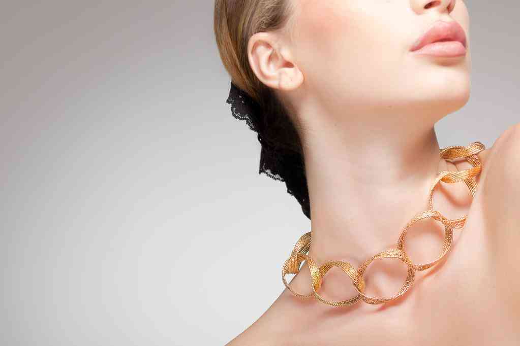 今日黃金價格多少錢給我呢(請問今日黃金價格是多少錢一克)