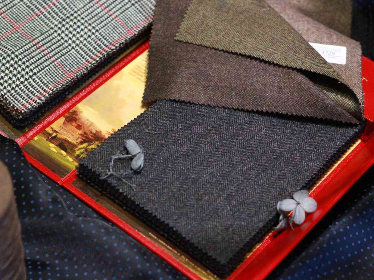 自己做衣服和化妝品(自己在家手工做化妝品視頻)