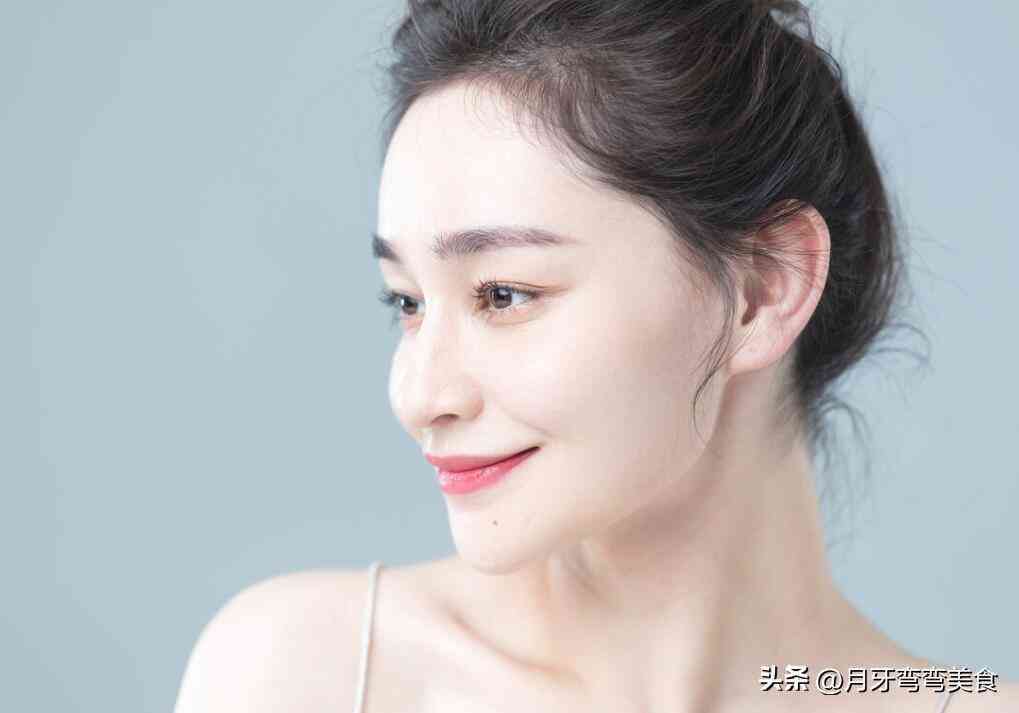 女生只用三種化妝品好嗎(女生平時(shí)用的化妝品)