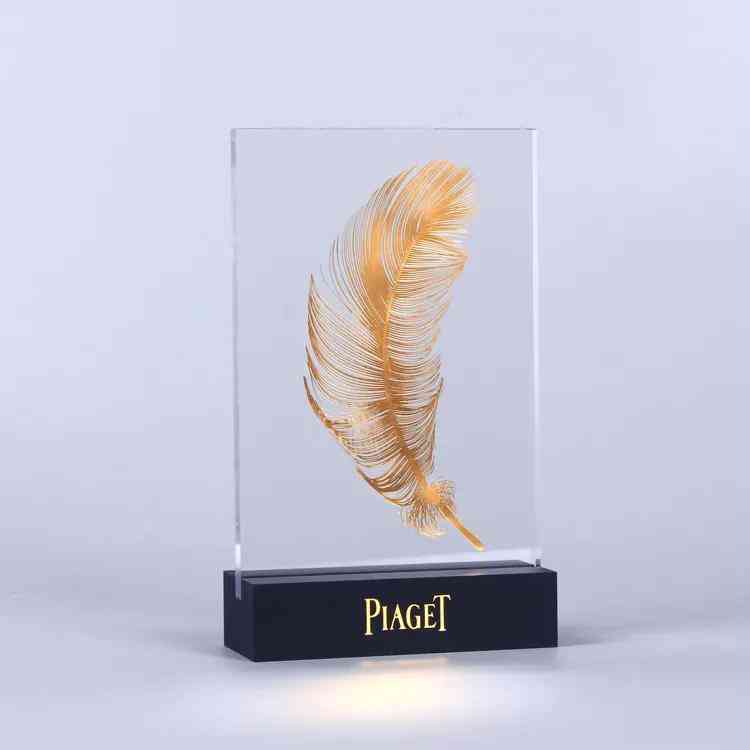 高端化妝品展示柜制作(化妝品展示柜定制廠家)