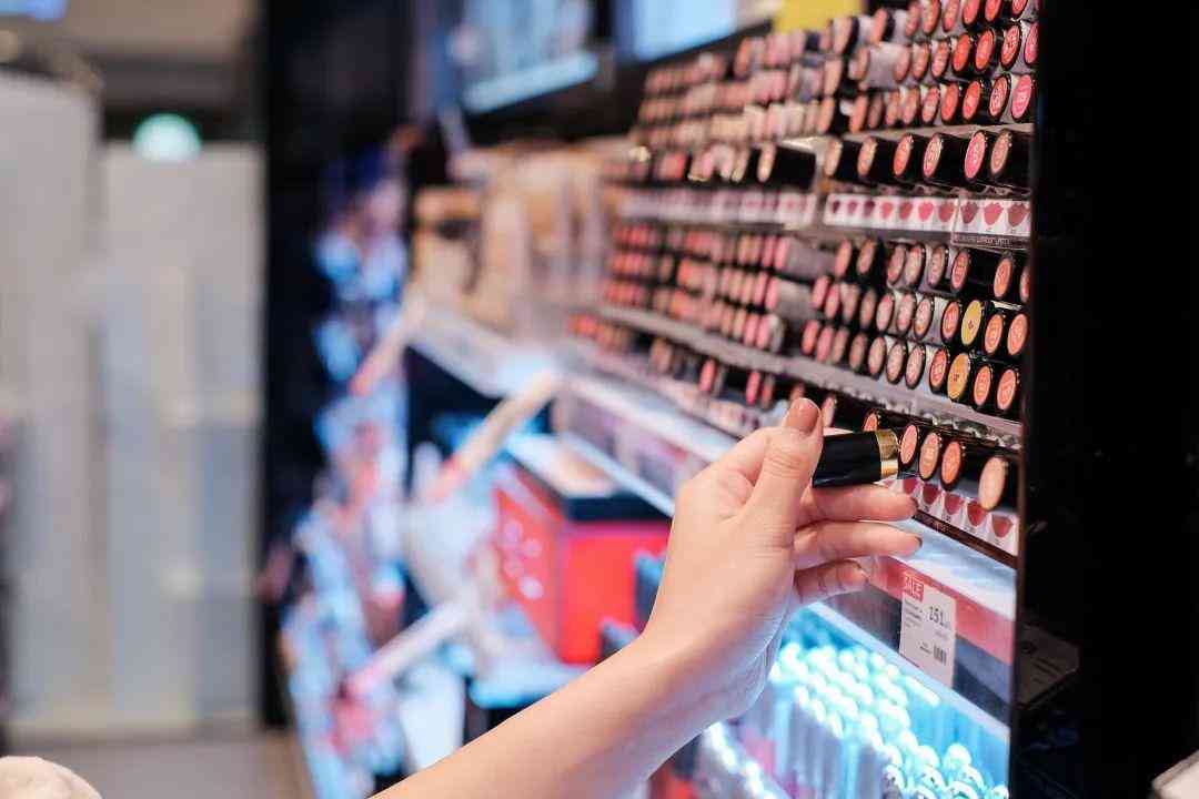 新買化妝品怎么排隊買比較好(新人化妝品購買指南)