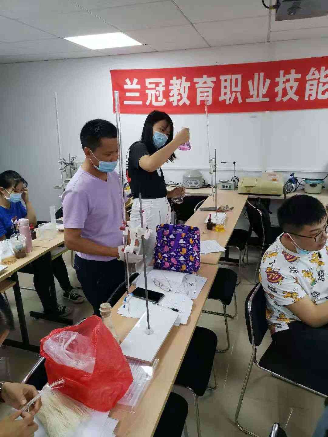 茂名哪里有品牌化妝品(茂名哪里有化妝的地方)