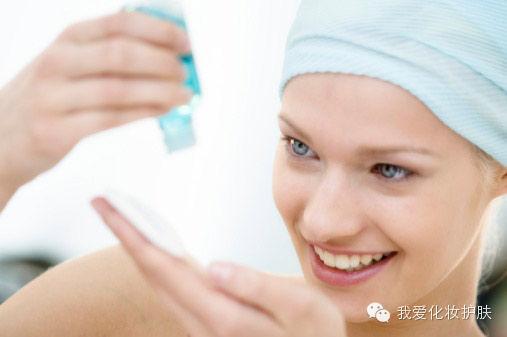 剛涂完化妝品吃零食(擦完化妝品的手可以吃東西嗎)