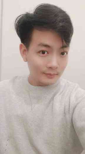 化妝品導(dǎo)致的臉部長斑(化妝品引起的面部黑斑)