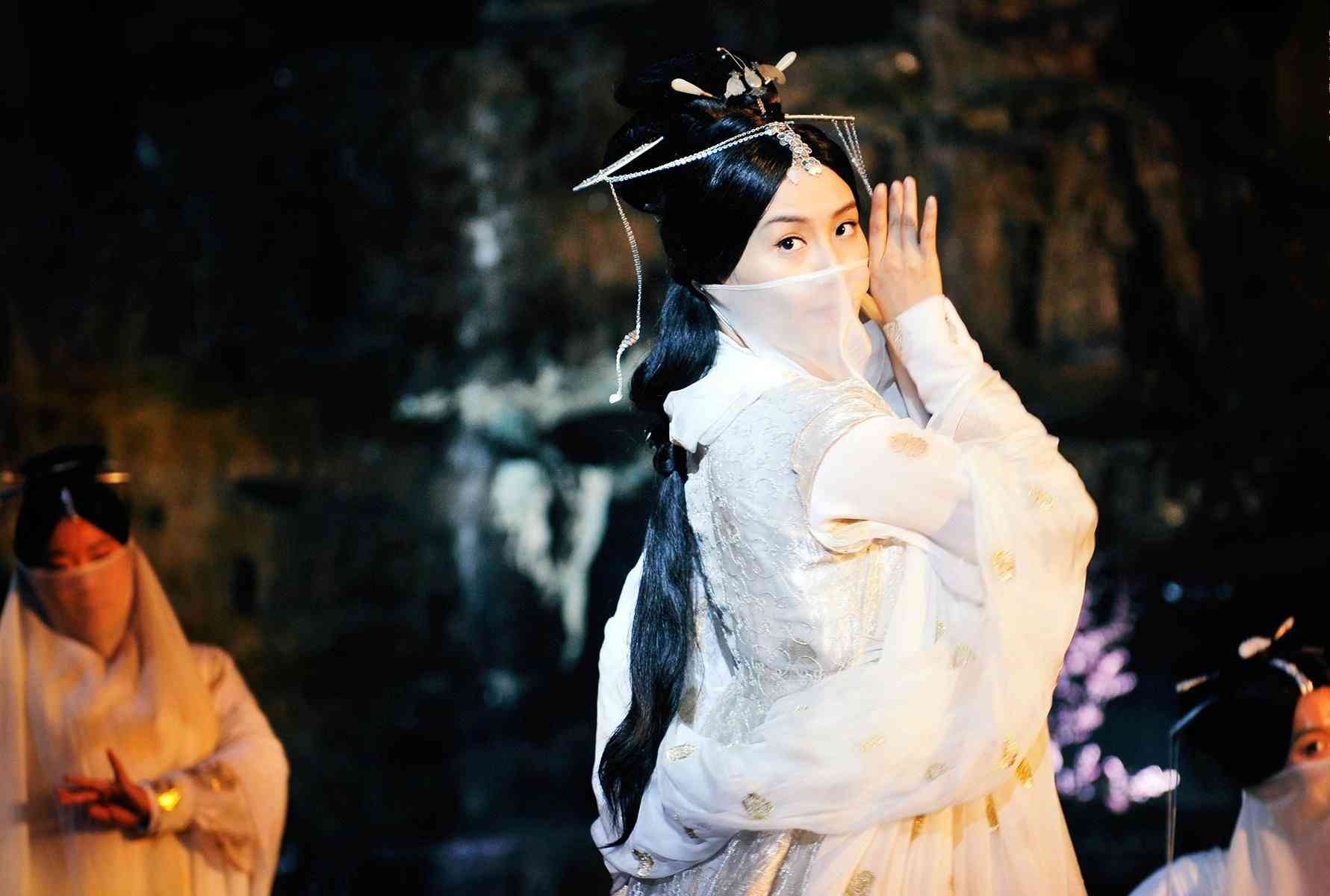 俏紅顏化妝品公司(俏紅顏化妝品屬于品牌嗎)