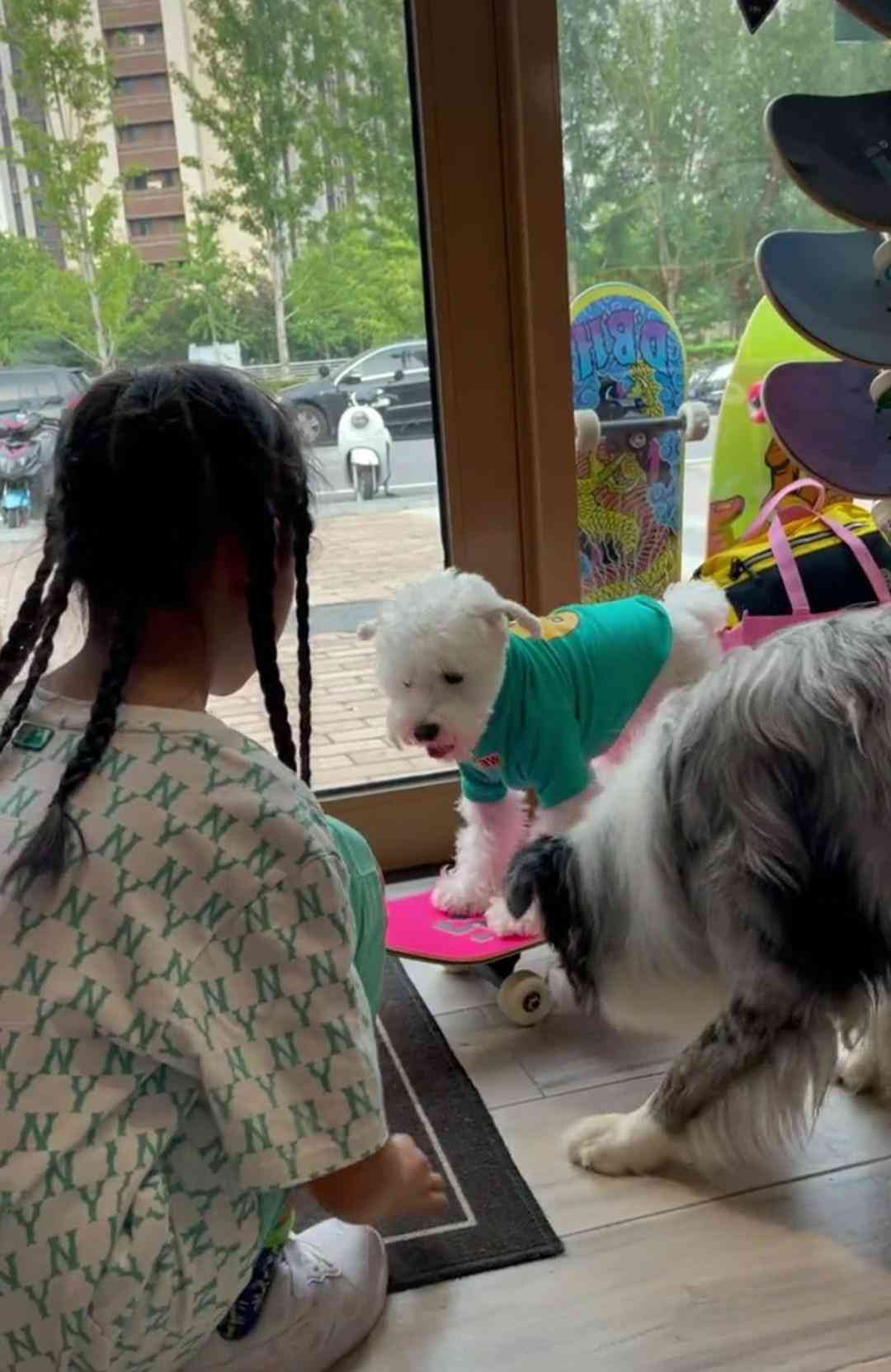 甜馨做化妝品(甜馨妝容)