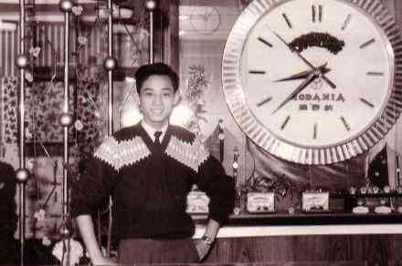 總裁為灰姑娘買化妝品小說(shuō)(總裁給灰姑娘買衣服)