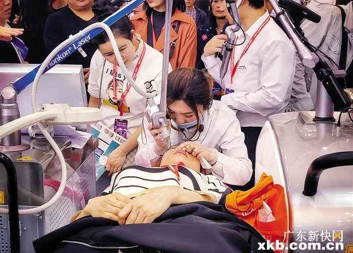 化妝品零售店查出食品(化妝品店查出不合格化妝品)