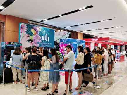 新疆火車站化妝品推薦店(新疆化妝品批發(fā)市場在哪里)