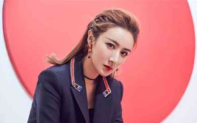 925鑲鉆石戒指多少錢(925銀鑲鉆石戒指多少錢)