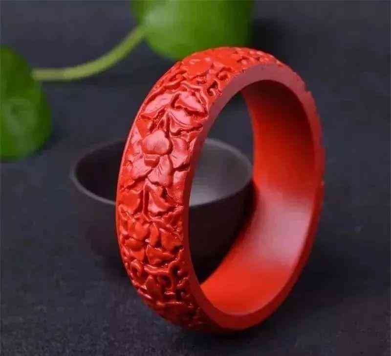 瑪瑙手鐲的功效與作用(瑪瑙手鐲的功效與作用佩戴禁忌)