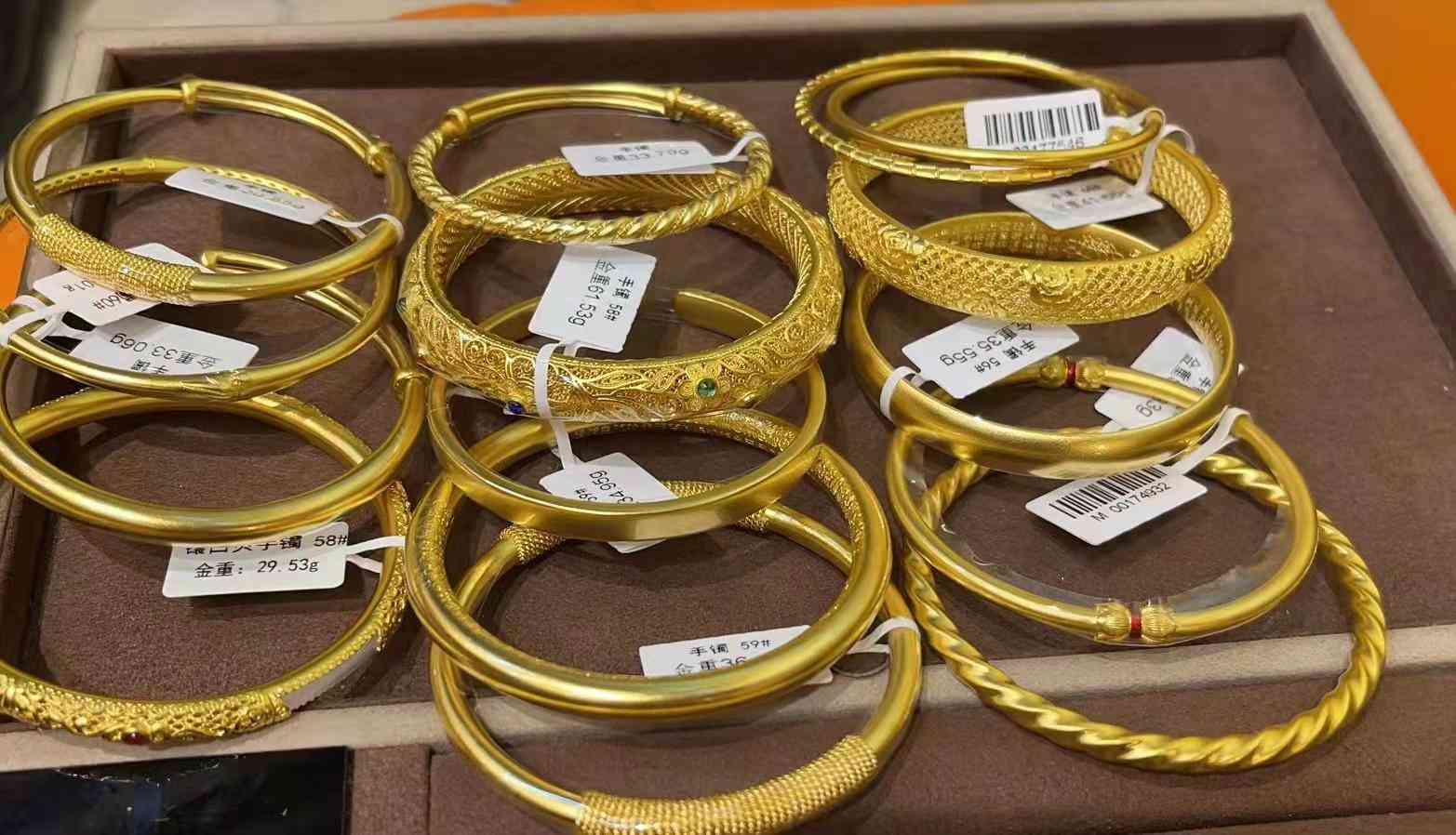 周大福傳承手鐲回收價格(周大福傳承手鐲金價)